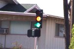 Simultaneous yellow and green signal light (part 1)