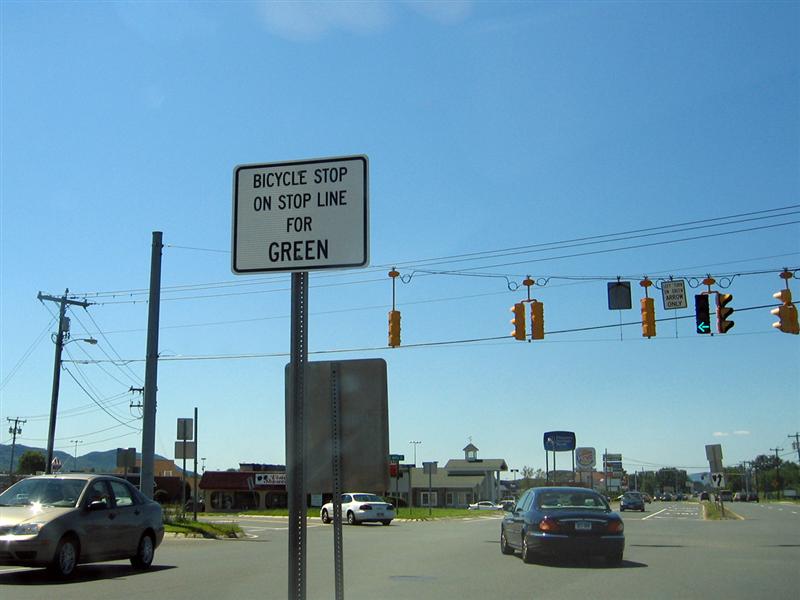 Bicycle stop on stop line for green